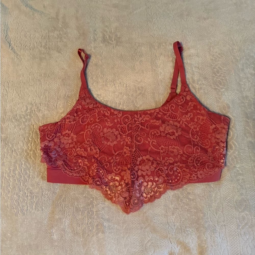 Lace Bralette in Red